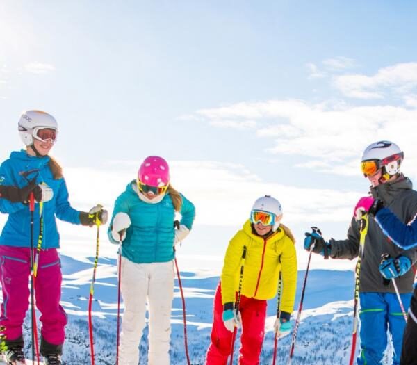 l_myrkdalen-group-ski-trip-cropped-1.jpg-1000×525